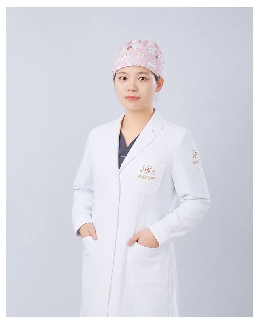 崔雷然主治医师 / 正畸与美学修复学科带头人形象照
